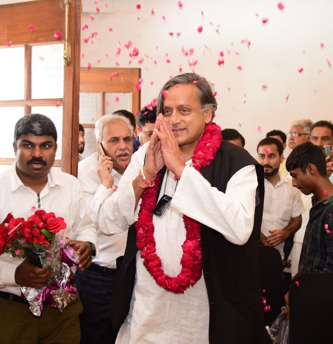 Shashi Tharoor at Metaphor Lucknow Litfest